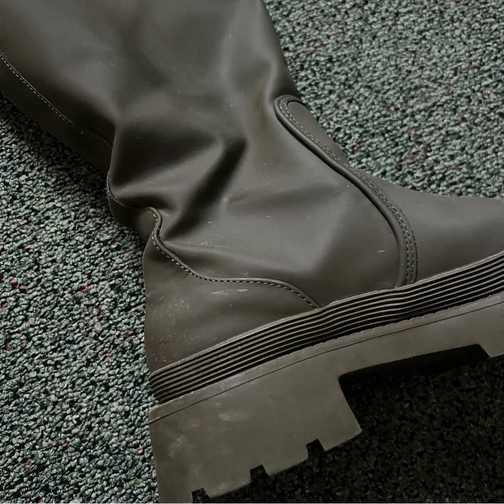 ZARA Khaki Green Rubber Knee-High Chunky Low Platform Pull-On Rain Comfort Boots